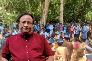 பௌத்த புரதான சின்னங்கள் தமிழ் அரசியல்வாதிகளின் ஆதரவுடன் அழிப்பாம்