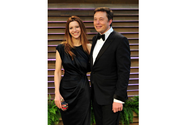 அவுஸ்திரேலியா இளம்பெண்ணிடம்  காதலில் விழுந்த எலன் மஸ்க்! | Ellen Musk Falls In Love An Australian Teenager