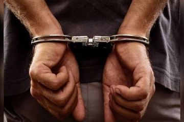 මත්ද්‍රව්‍ය ජාවාරම්කරු 'මුරවත්තේ සීප්පු' අයිස් මත්ද්‍රව්‍ය සමඟ අත්අඩංගුවට
