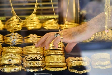 என்ன செய்தாலும் இந்த ராசிக்கு தங்கம் சேரவே சேராதாம்!