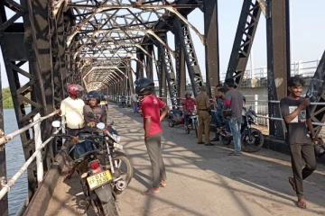 22 வயது யுவதி சடலமாக மீட்பு! கல்லடியில் சம்பவம் (PHOTOS)