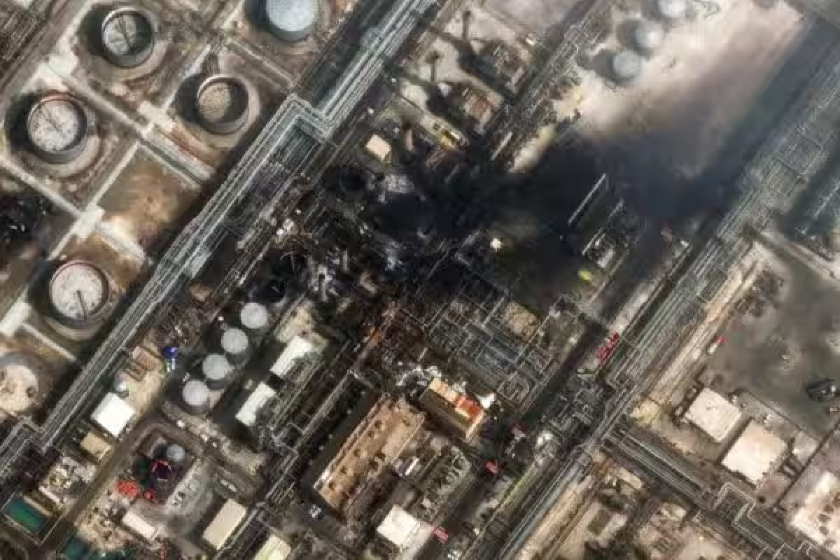 சவூதி அரேபியாவின் எண்ணெய் சுத்திகரிப்பு நிலையங்கள் மீது தாக்குதல் நடத்திய ஈரான் | Iran Attacks Saudi Arabia S Oil Refineries