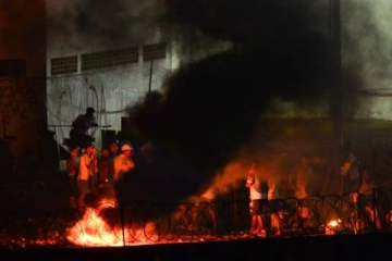 வெளிநாடொன்றில் சிறையில் திடீர் தீவிபத்து: 3 கைதிகள் உயிரிழப்பு