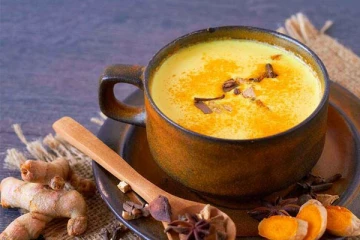 பால் + மஞ்சள் சேர்த்து குடித்தால் இத்தனை நன்மைகளா?