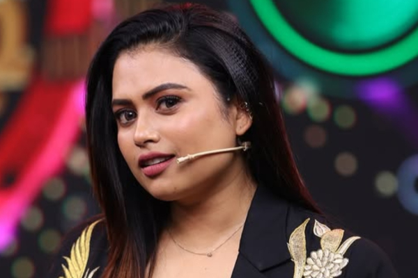 முதுகில் டாட்டூ போட்டுக்கொண்ட பிரபல சீரியல் நடிகை.. வைரலாகும் வீடியோ | Actress Farina Azad Tattoo Video Goes Viral