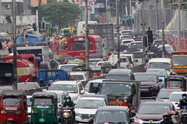 ஊரடங்கு வேளையில் கொழும்பில் கடும் வாகன நெரிசல் | Heavy Traffic In Area In Colombo During The Curfew