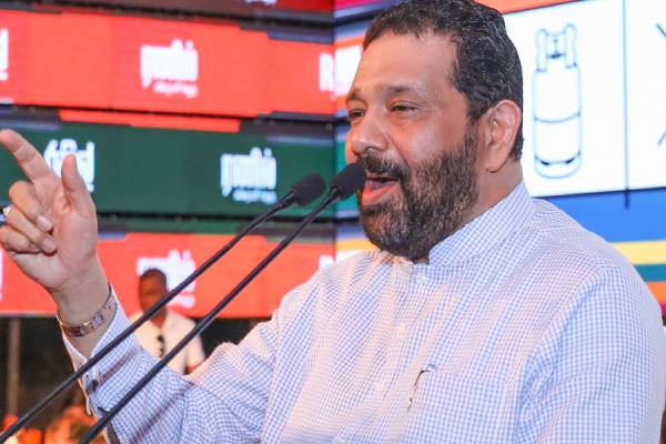 அசாத் சாலியை ஏமாற்றிய ரவி கருணாநாயக்க! சிஐடியில் முறைப்பாடு | Azad Sali Arrives At Cid For Questioning