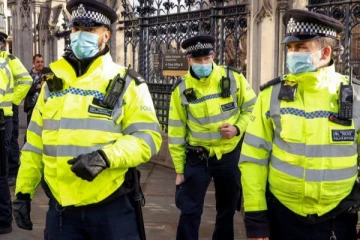 இங்கிலாந்து இளைஞன்  கொலை;  6 பாக்கிஸ்தானியர்களுக்கு ஆயுள் தண்டனை