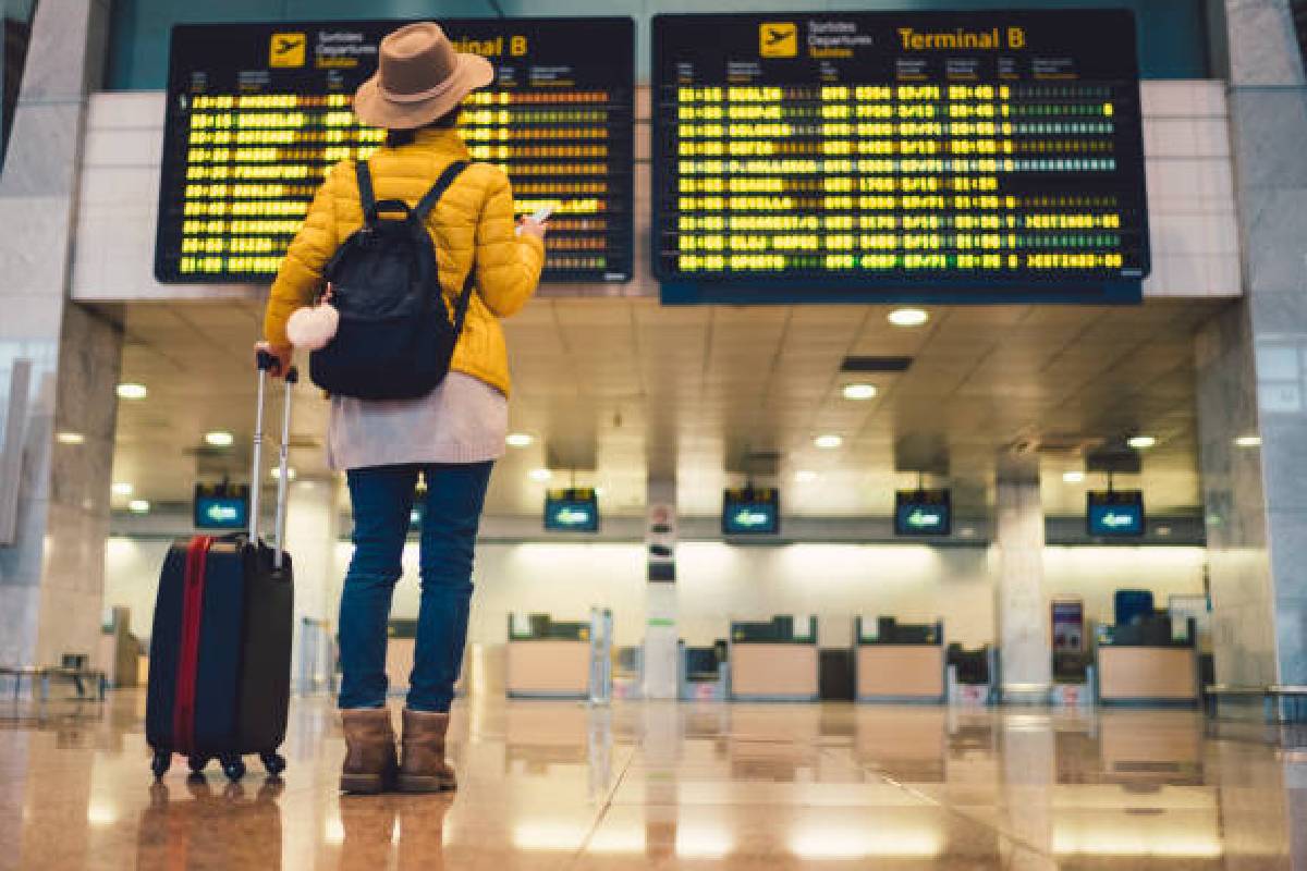 போர் அச்சத்திலும் நாடு திரும்ப மறுக்கும் இலங்கையர்கள் | Sri Lankans Refuse To Return Home Despite Of War