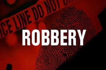 சமையல் அறைக்குள் புகுந்து உணவை திருடி தின்ற நபர்