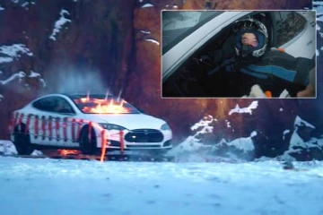 கோடி ரூபாய் மதிப்புள்ள காரை தூள் தூளாக வெடிக்க வைத்த நபர்! சொன்ன காரணம்: வைரலாகும் வீடியோ