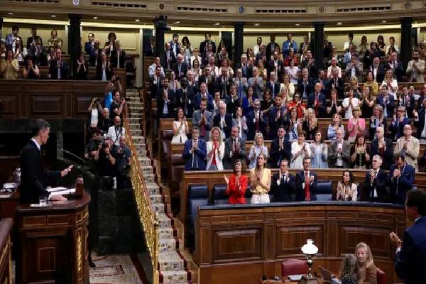 இஸ்ரேல் மீதான ஆயுதத் தடை ; ஸ்பெயின் நாடாளுமன்றம் ஒப்புதல் | Spanish Parliament Approves Arms Embargo On Israel