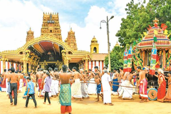 நல்லூர் கந்தசுவாமி கோவிலில் சித்திரத்தேர் வெள்ளோட்டம்! | Chitrather Vellotam In Nallur Kandaswamy Temple