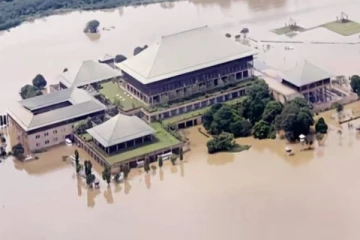 வெள்ளத்தில் மூழ்கும் இலங்கை நாடாளுமன்றம்