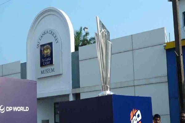 உலகக் கிண்ணம் சுற்றுப்பயணம் தமிழர் பகுதியில் ஆரம்பம்.. ரசிகர்கள் உற்சாகம் | World Cup Trophy Display In Jaffna Today