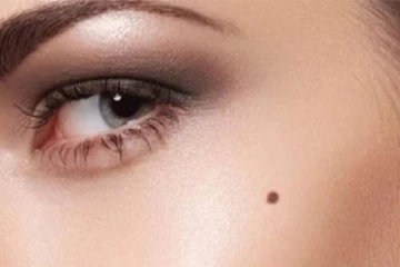 உங்களுக்கு இவ்விடங்களில் மச்சம் இருக்கின்றதா? அப்போ உங்களுக்கு அதிஷ்டம் தான்!!