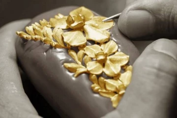 இந்த 5 நாடுகளில் தங்கம் விலை ரொம்ப குறைவு; வாங்கி வரலாமா? ரூல்ஸ் இதுதான்!