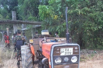 கிளிநொச்சி காட்டில்  சுற்றிவளைப்பு; மீட்கப்பட்ட அபாயகரமான பொருட்கள்
