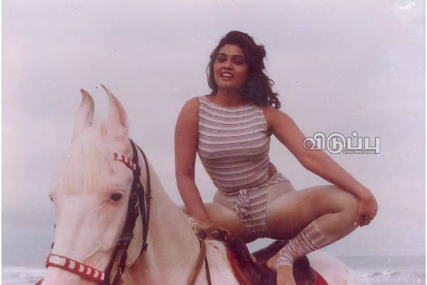 நடிகை சில்க் ஸ்மிதாவுக்கு இப்படி ஒரு ஆசையா.. என்ன கொடுமை இது! | Actress About Silk Goes Viral Among Fans நடிகை சில்க் ஸ்மிதாவுக்கு இப்படி ஒரு ஆசையா.. என்ன கொடுமை இது! | Actress About Silk Goes Viral Among Fans