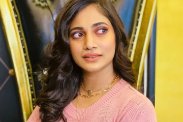 படவாய்ப்பு இல்லை... இலங்கை பெண் லொஸ்லியா இப்போ என்ன செய்கின்றார் தெரியுமா?