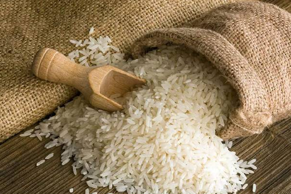 உணவு பொருட்களை அதிக விலைக்கு விற்பனை செய்த மூவருக்கு நேர்ந்த கதி! | Traders Fined For Selling Egg And Rice High Price
