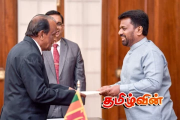 தென் மாகாண புதிய ஆளுநர் சுசிரிபால ஜனாதிபதி முன்னிலையில் பதவியேற்பு