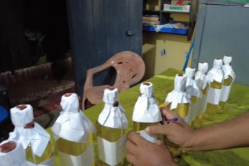 சட்டவிரோதமாக அதிக விலைக்கு டீசல் விற்பனை செய்ய முற்பட்ட நால்வர் கைது (Photos)