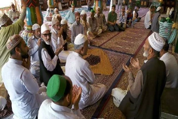 இனி முஸ்லீம் ஊழியர்கள் மாலை 4 மணிக்கு வீடு செல்லலாம் - அரசு அறிவிப்பு!