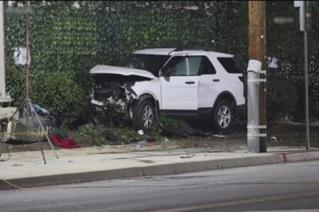 படு வேகத்தில் வந்த SUV கார்; சாலையில் தூங்கிக்கொண்டிருந்த 2 பேருக்கு நேர்ந்த பரிதாபம்., 13 வயது சிறுமி கைது!