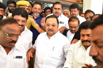 தேர்தல் அதிகாரியை தாக்கிய வழக்கு - மு.க.அழகிரி உள்ளட்ட 17 பேரும் விடுதலை!