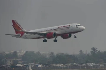 241 பயணிகளுடன் உக்ரைனிலிருந்து புறப்பட்ட  ஏர் இந்தியா விமானம்!