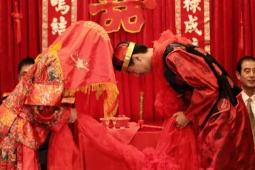 சீனாவில் விநோத சம்பவம்;  மணமகனால் நின்று போன திருமணம்!