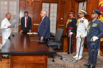 அமைச்சு பதவிகளில் திடீர் மாற்றம்: நான்கு அமைச்சர்கள் ரணில் முன்னிலையில் பதவிப்பிரமாணம்!