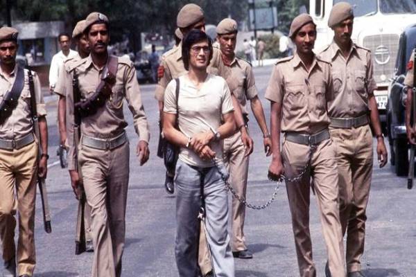 கொடூர கொலைகளை அரங்கேற்றி வந்த பிகினி கில்லர் விடுதலை! | The Release Bikini Killer Staged Brutal Murders