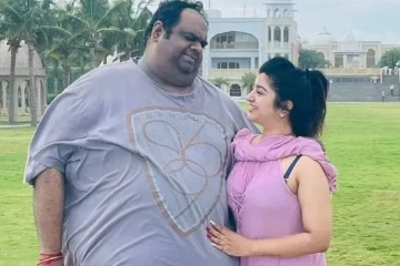சாப்பாட்டு பக்கிகள்!! மனைவி மகாலட்சுமியை திருமணத்திற்கு பின் கிண்டல் செய்யும் ரவீந்தர்..