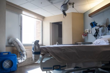 மயங்கிய நபரை பிரேத அறைக்கு அனுப்பிய வைத்தியருக்கு கிடைத்த தண்டனை