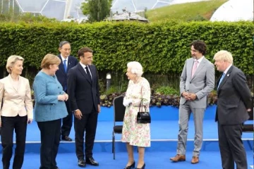 கனடா முதல்  ஐரோப்பிய ஒன்றியம் வரை;  மகிழ்ச்சிப்படுத்திய மகாராணி!