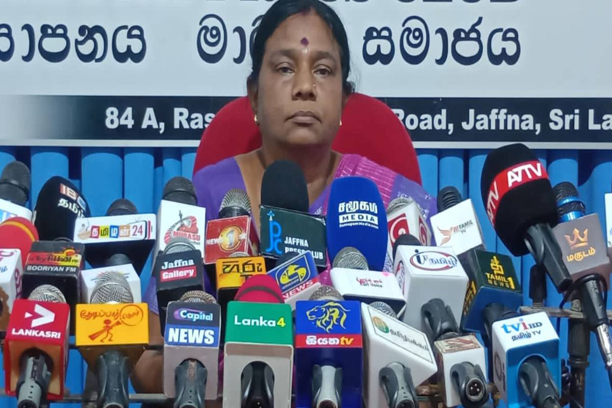 தமிழர் பகுதியில் பெண்களுக்கு நடக்கும் வன்முறைகள் தொடர்பில் வாசுகி சுதாகரன் குற்றச்சாட்டு | Vasuki Sudhakaran S Accusation தமிழர் பகுதியில் பெண்களுக்கு நடக்கும் வன்முறைகள் தொடர்பில் வாசுகி சுதாகரன் குற்றச்சாட்டு | Vasuki Sudhakaran S Accusation