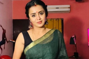 ஜாக்கெட் இல்லாமல் தொகுப்பாளினி அஞ்சனா வெளியிட்ட புகைப்படம்- செம வைரல் லுக்