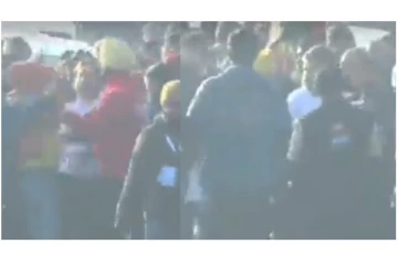 திடீரென ஓடிவந்து கட்டிப்பிடிக்க முயன்ற நபர் - பதறிப்போன ராகுல்காந்தி - வைரலாகும் வீடியோ...!