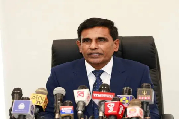 அமைச்சர் ஆனந்த விஜேபாலவுடன் நாடாளுமன்றில் அமர்வதற்கு எதிரணி எம்.பிக்கு ஏற்பட்ட வெட்கம் | Parliament With Vulgar People As Ananda Wijepala