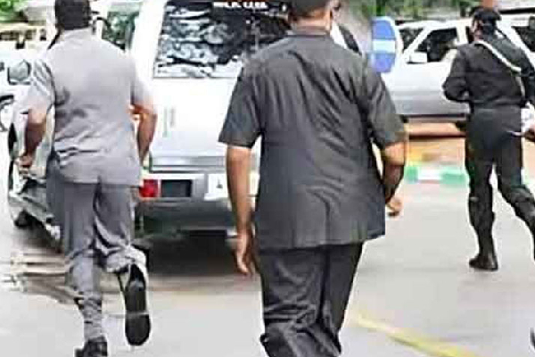 மரணமடைந்த அமைச்சர்களுக்கும் பாதுகாப்பு அதிகாரிகள் | Bribery Commission Launches Major Investigation