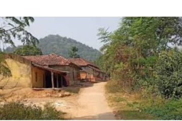 மின்சாரம் இன்றி இருளில் மூழ்கிய கிராமம்.. நள்ளிரவில் இப்படி ஒரு சம்பவமா..? பின்னணி என்ன?