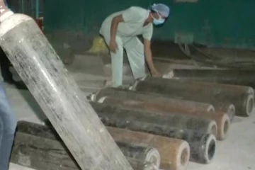 டெல்லிக்கு எப்போது ஆக்சிஜன் முழுமையா கிடைக்கும்? டெல்லி உயர்நீதிமன்றம் கேள்வி