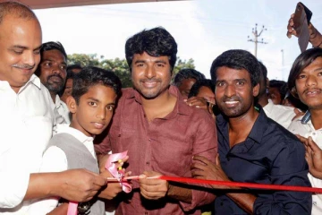 சிவகார்த்திகேயன் திறந்து வைத்த சூரி ஹோட்டலில் வரித்துறையினர் ரைடு.. காசுக்காக இப்படியா