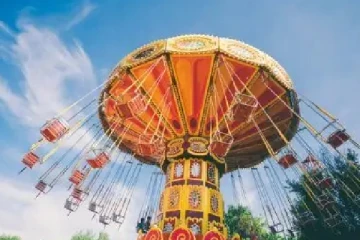 அமெரிக்கா பூங்காவில் ராட்டினம் அறுந்து விழுந்ததில் 15 பேர் காயம்