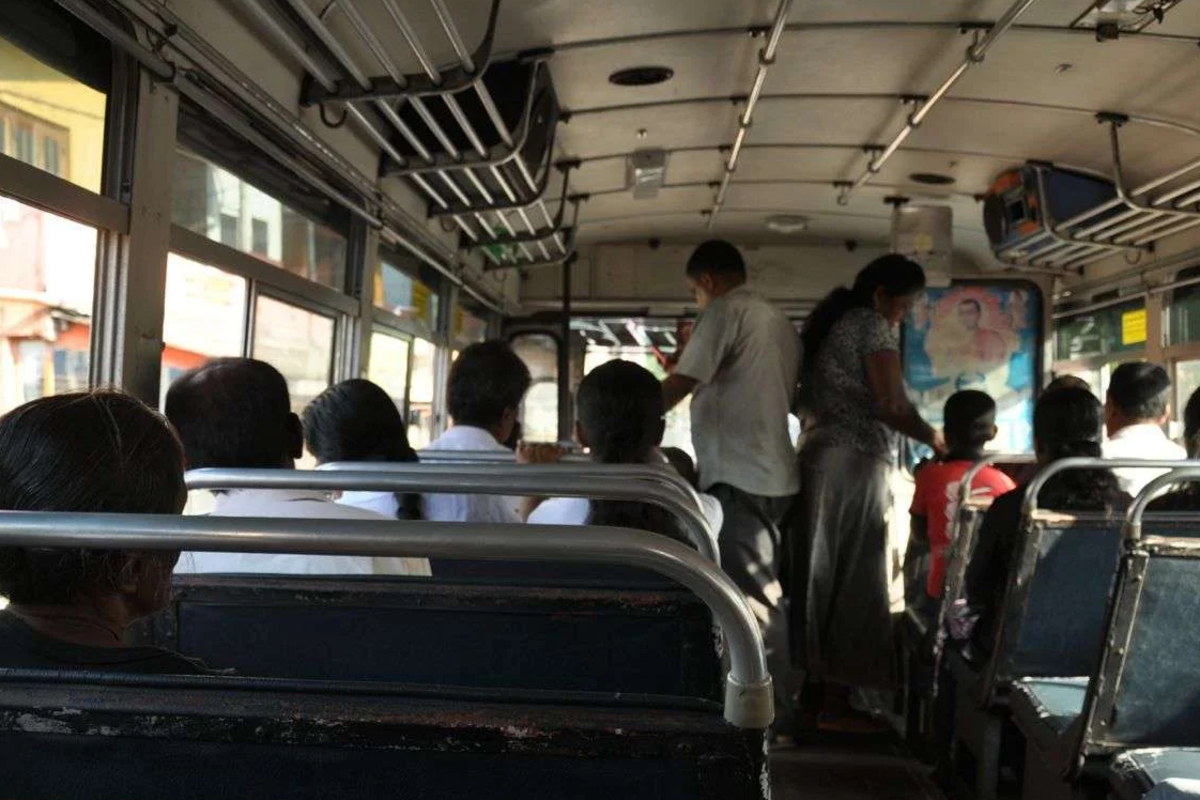 யாழ் உள்ளிட்ட பகுதிகளில் பேருந்துகளில் தனியாகப் செல்வோருக்கு காத்திருக்கும் ஆபத்து ; பெண்களே அவதானம் | Harassment Of Solo Bus Passengers In Jaffna Areas