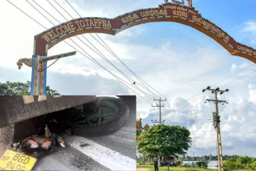 யாழில் டிப்பரில் சிக்கி  அப்பளமான  மோட்டார் சைக்கிள்!