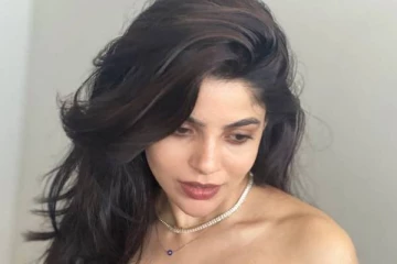 நடிகை திவ்யபாரதியின் ரீசெண்ட் கிளாமர் புகைப்படங்கள்..