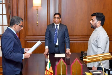 ஜனாதிபதி முன்னிலையில் பதவியேற்ற மத்திய மாகாண ஆளுநர்